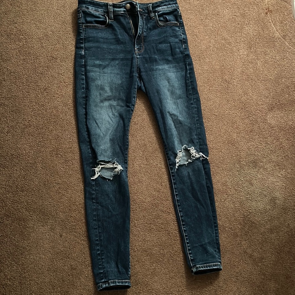 High wasted skinny jeans/jeggings w/ rips in knees